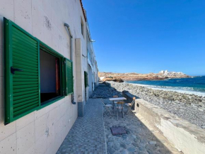 cozy apartment front of the sea